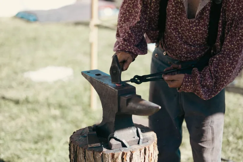 Dead Steel, Living Edge: How to Hunt Down and Revive Vintage Blacksmith Tools That Still Outwork the Modern Stuff