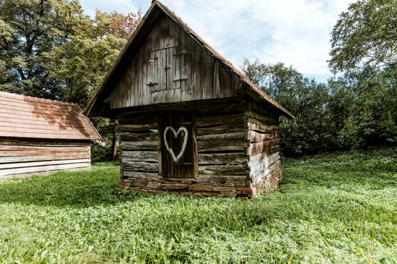 Cured by Fire and Time: Building a Primitive Smokehouse That Preserves Meat the Old-Fashioned Way